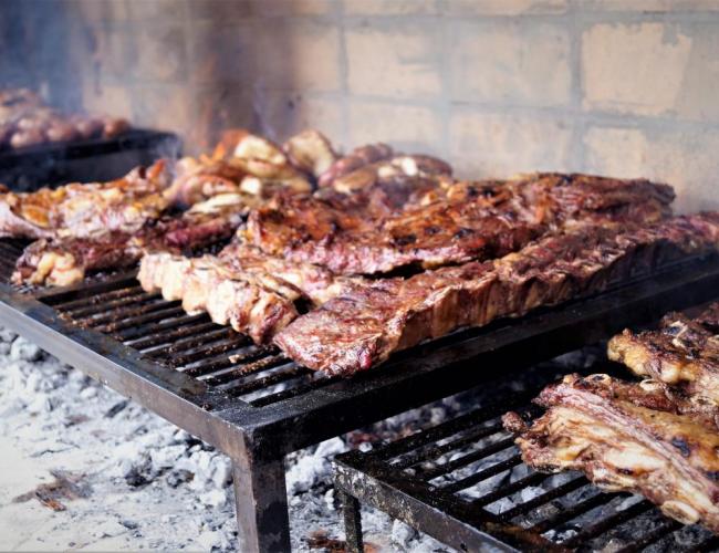 Découvrez le véritable Asado : l'art du barbecue argentin